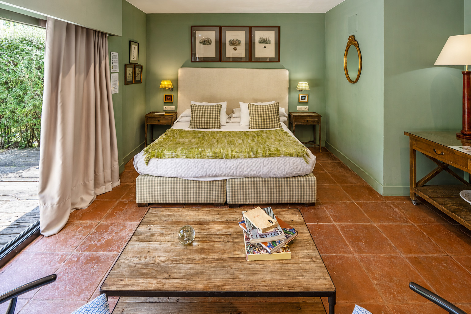 Piscina privada de una suite de Hotel Boutique Pinar en Cuenca