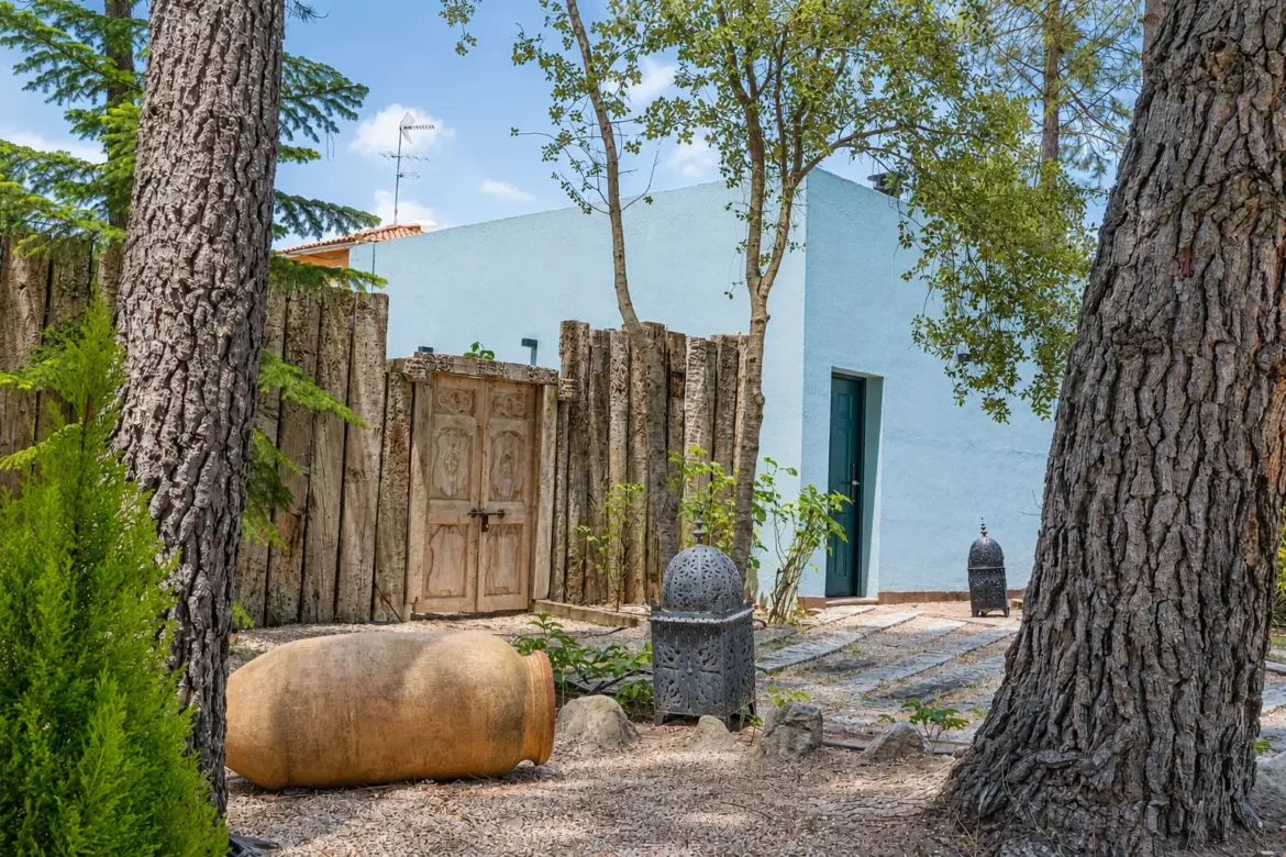 Piscina privada de una suite de Hotel Boutique Pinar en Cuenca